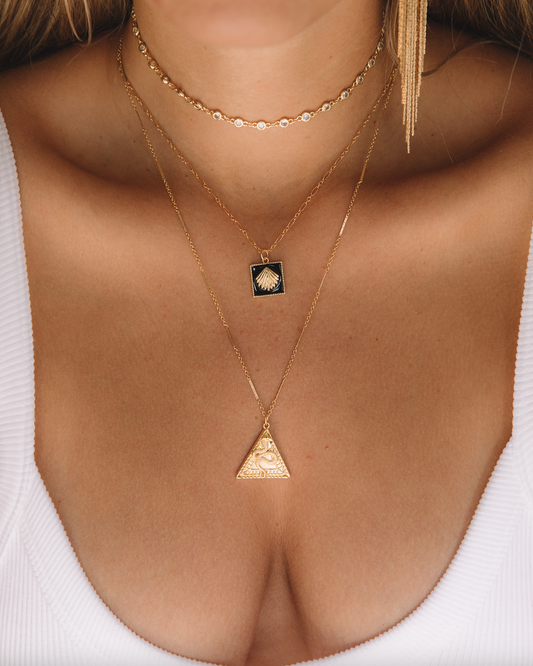 The Onyx Shell Necklace