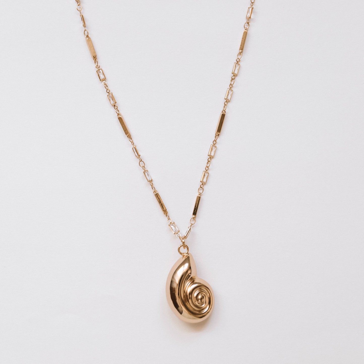 Siren Tide Shell Necklacae