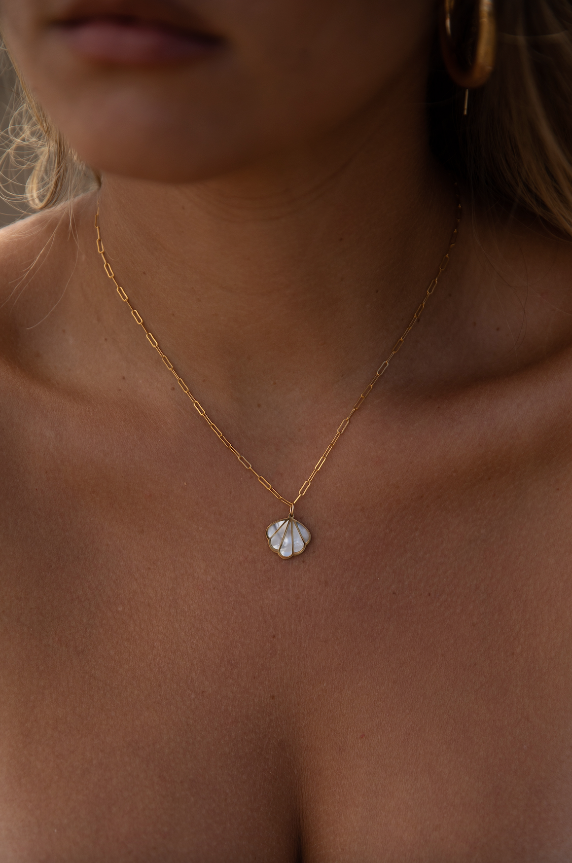 The Gold Pearly Shell Necklace
