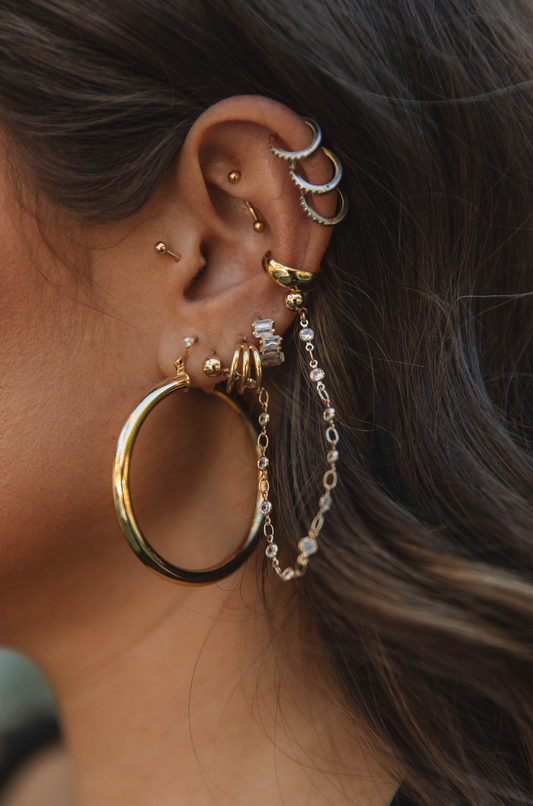 The ZigZag Baguette Huggie